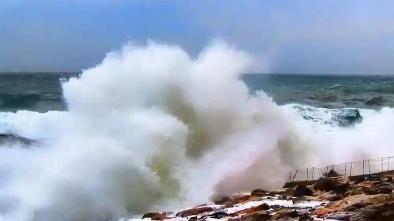 印尼7.7级地震引发海啸热搜配图