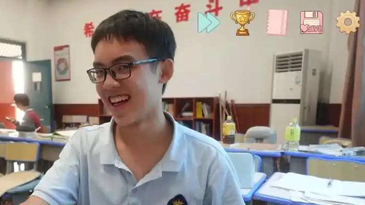 高中生做的真人恋爱游戏爆火热搜配图